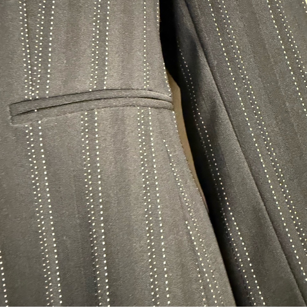 Tahari Black Classic Blazer with Notched Lapels - Picture 6 of 13